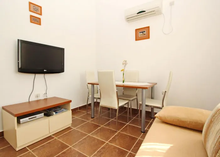 In Mit Eigenem Balkon By Interhome Башка