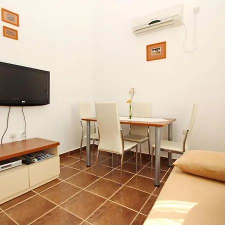 In Mit Eigenem Balkon By Interhome 바슈카